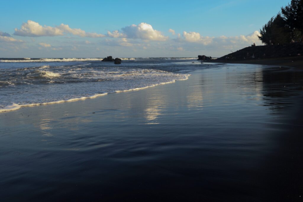 ฺBlack Sand Beach Bali -2